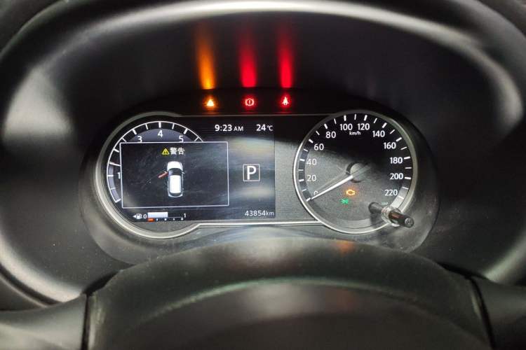 Used Nissan Kicks 2019 1.5L CVT Smart Connect Luxury Edition Instrument Cluster