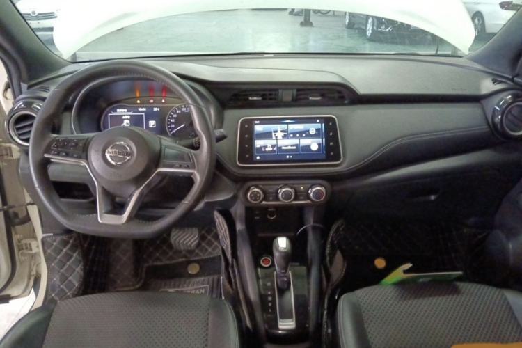 Used Nissan Kicks 2019 1.5L CVT Smart Connect Luxury Edition Interior 1