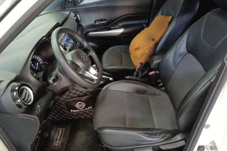 Used Nissan Kicks 2019 1.5L CVT Smart Connect Luxury Edition Interior 3