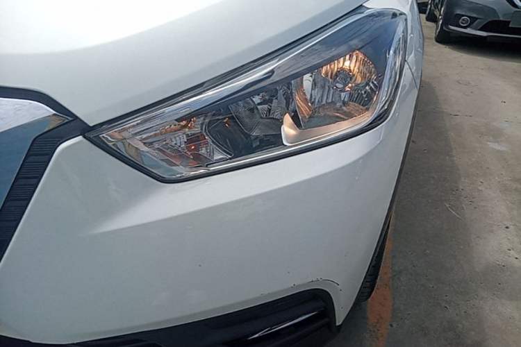 Used Nissan Kicks 2019 1.5L CVT Smart Connect Luxury Edition Left Front Headlight