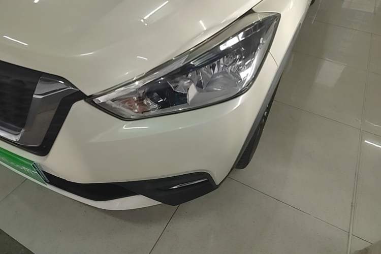 Used Nissan Kicks 2019 1.5L CVT Smart Connect Luxury Edition Left Front Headlight
