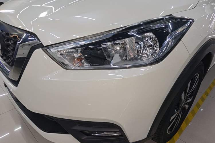 Used Nissan Kicks 2019 1.5L CVT Smart Connect Luxury Edition Left Front Headlight