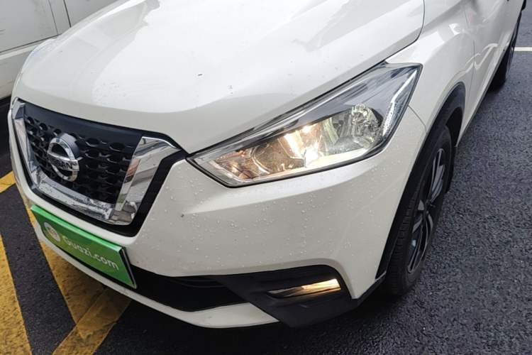 Used Nissan Kicks 2019 1.5L CVT Smart Connect Luxury Edition Left Front Headlight