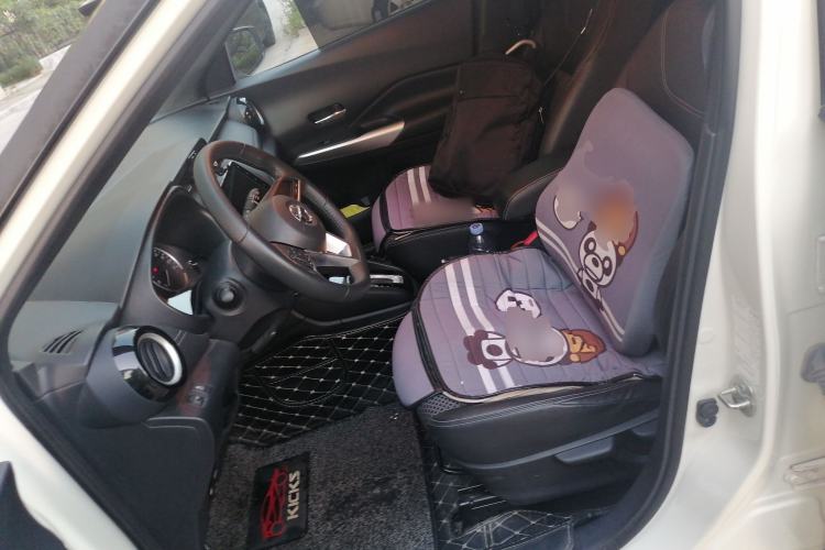 Used Nissan Kicks 2019 1.5L CVT Smart Connect Luxury Edition Left Front Seat