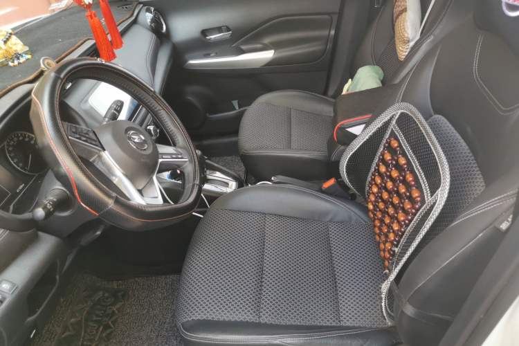 Used Nissan Kicks 2019 1.5L CVT Smart Connect Luxury Edition Left Front Seat