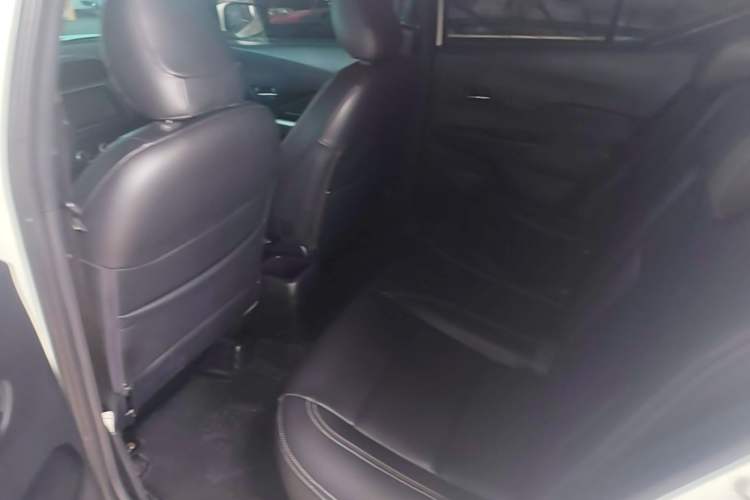 Used Nissan Kicks 2019 1.5L CVT Cool Enjoy Edition Left Front Seat