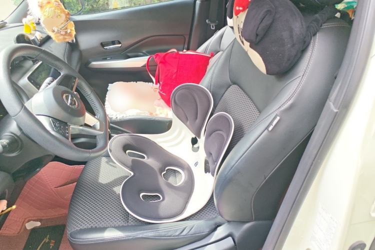 Used Nissan Kicks 2019 1.5L CVT Smart Connect Luxury Edition Left Front Seat
