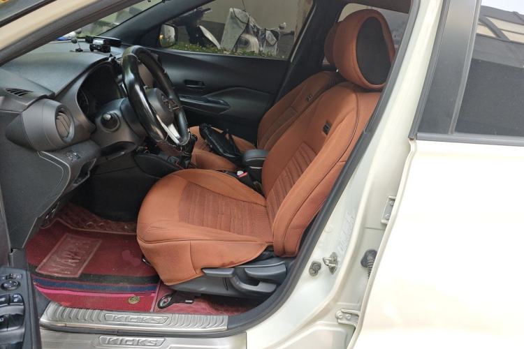 Used Nissan Kicks 2019 1.5L Manual Cool Edition Left Front Seat