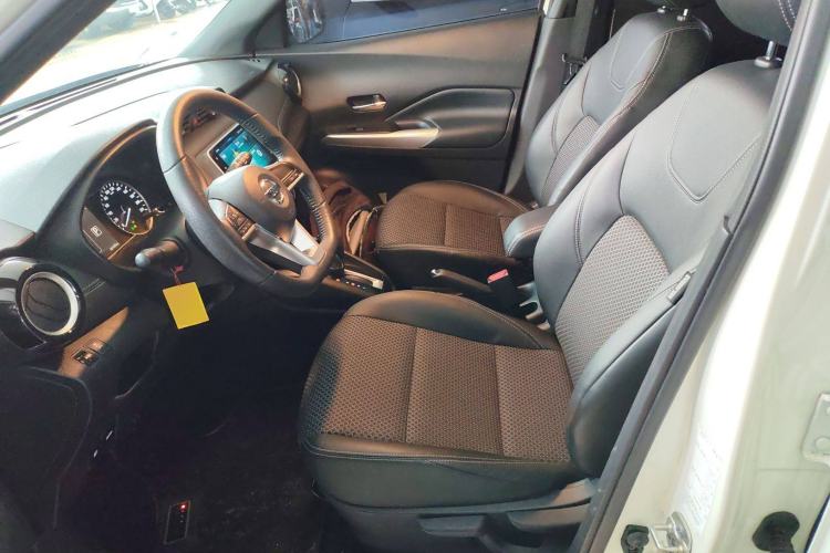 Used Nissan Kicks 2019 1.5L CVT Smart Connect Luxury Edition Left Front Seat