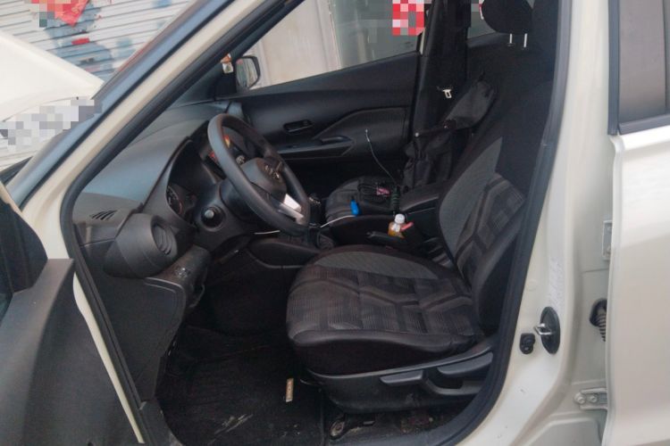 Used Nissan Kicks 2019 1.5L Manual Cool Edition Left Front Seat