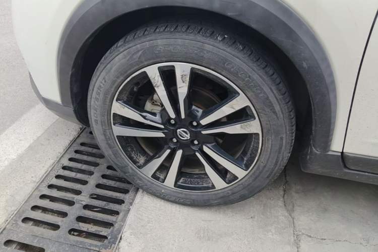Used Nissan Kicks 2019 1.5L CVT Cool Enjoy Edition Left Front Wheel Hub