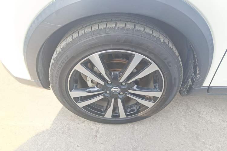 Used Nissan Kicks 2019 1.5L CVT Smart Connect Luxury Edition Left Front Wheel Hub
