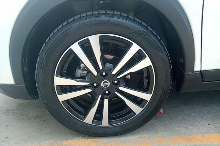 Used Nissan Kicks 2019 1.5L CVT Smart Connect Luxury Edition Left Front Wheel Hub