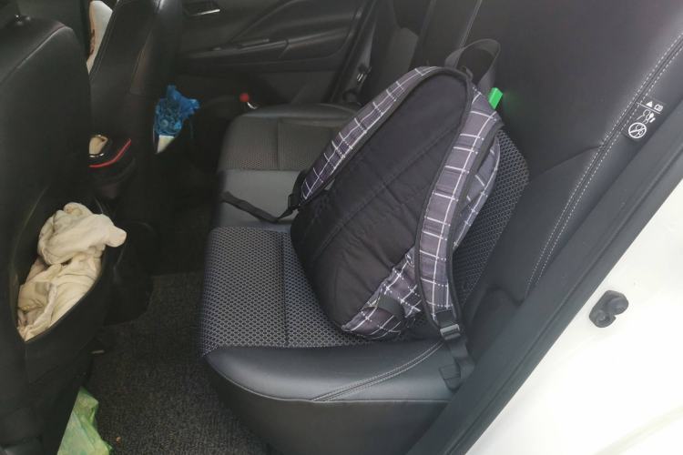 Used Nissan Kicks 2019 1.5L CVT Smart Connect Luxury Edition Left Rear Seat
