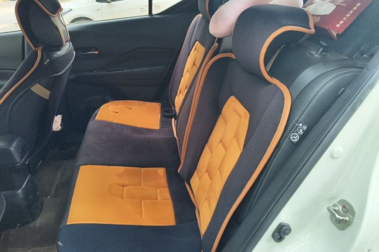 Used Nissan Kicks 2019 1.5L CVT Smart Connect Luxury Edition Left Rear Seat