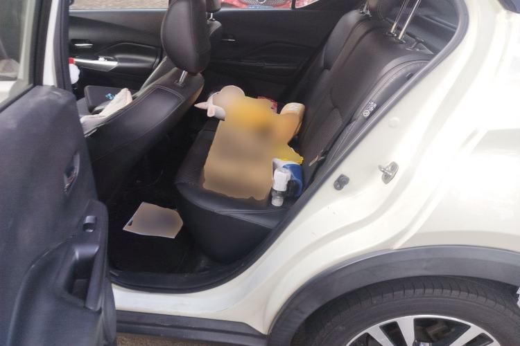 Used Nissan Kicks 2019 1.5L CVT Smart Connect Luxury Edition Left Rear Seat