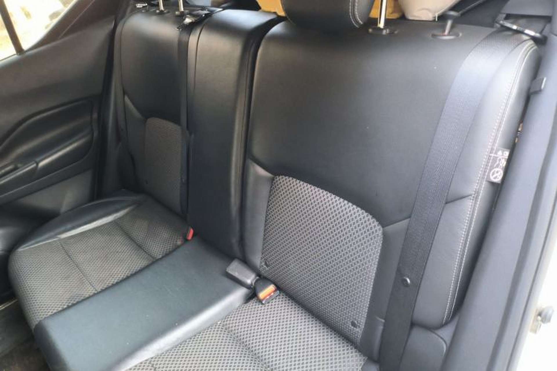 Used Nissan Kicks 2019 1.5L CVT Smart Connect Luxury Edition Left Rear Seat