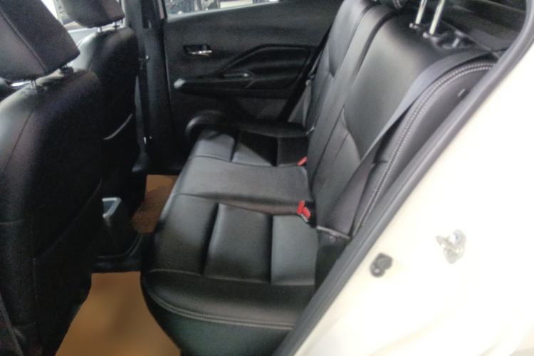 Used Nissan Kicks 2019 1.5L CVT Cool Enjoy Edition Left Rear Seat