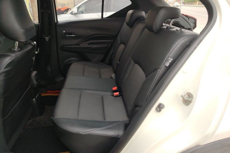 Used Nissan Kicks 2019 1.5L CVT Smart Connect Luxury Edition Left Rear Seat