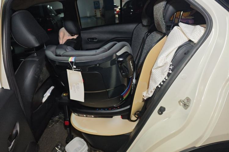 Used Nissan Kicks 2019 1.5L CVT Smart Connect Luxury Edition Left Rear Seat