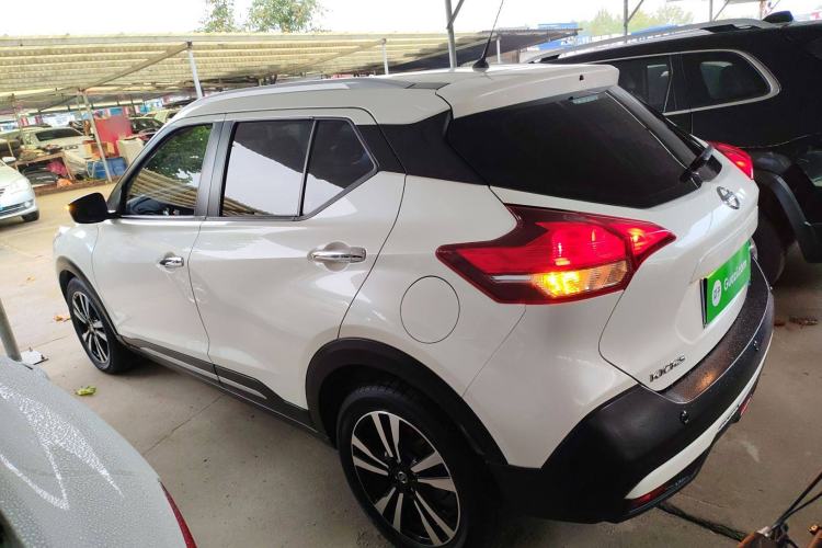 Used Nissan Kicks 2019 1.5L CVT Smart Connect Luxury Edition Left Side