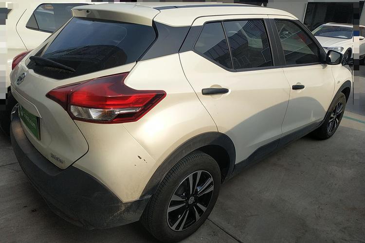 Used Nissan Kicks 2019 1.5L Manual Cool Edition Left Side