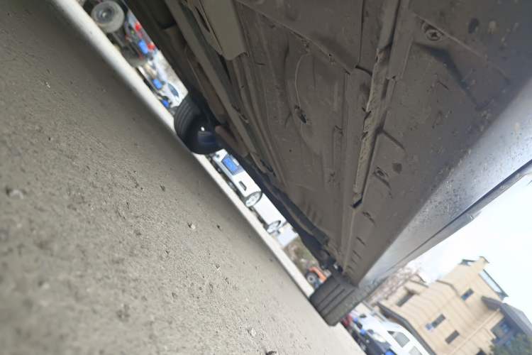 Used Nissan Kicks 2019 1.5L CVT Smart Connect Luxury Edition Left Side Sill