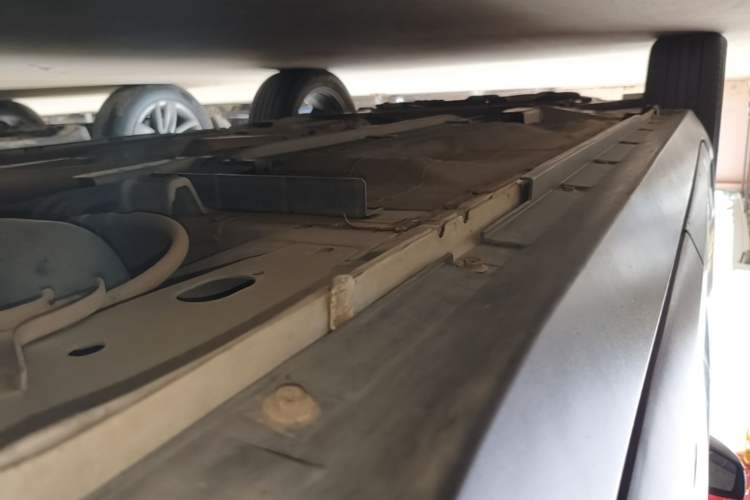 Used Nissan Kicks 2019 1.5L CVT Smart Connect Luxury Edition Left Side Sill