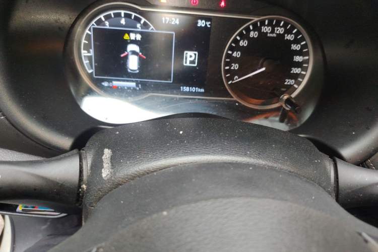 Used Nissan Kicks 2019 1.5L CVT Smart Connect Luxury Edition Odometer Close Up