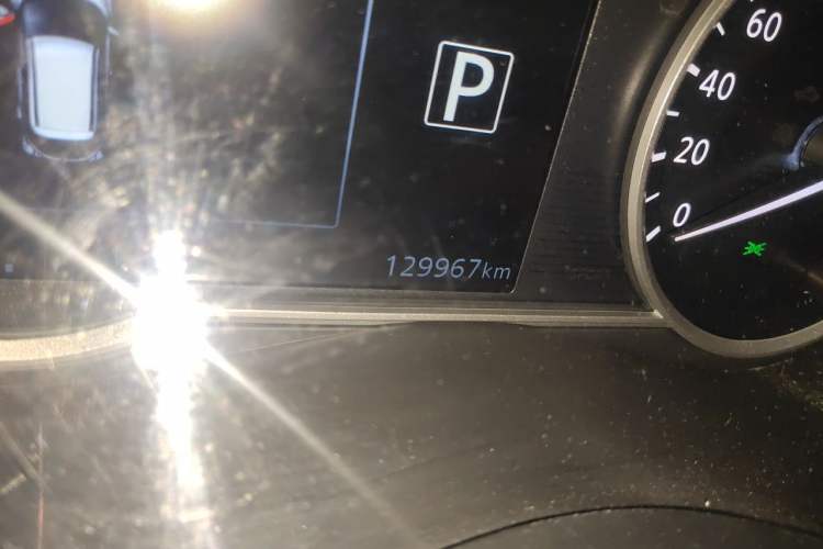 Used Nissan Kicks 2019 1.5L CVT Smart Connect Luxury Edition Odometer Close Up