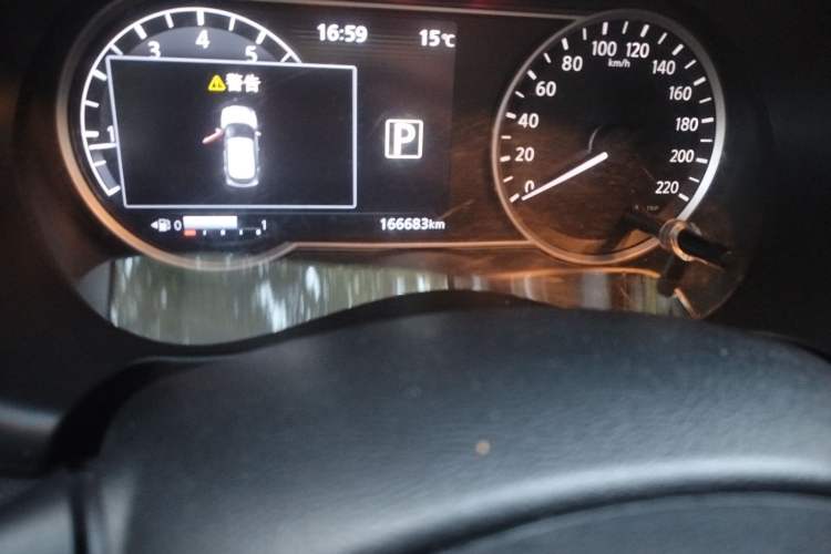 Used Nissan Kicks 2019 1.5L CVT Smart Connect Luxury Edition Odometer Close Up