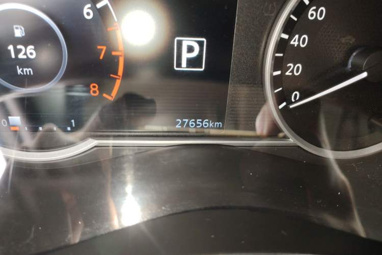 Used Nissan Kicks 2019 1.5L CVT Smart Connect Luxury Edition Odometer Close Up