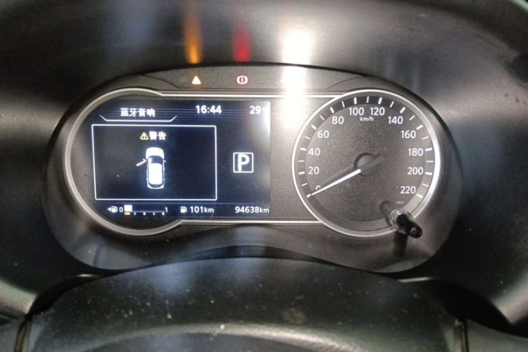 Used Nissan Kicks 2019 1.5L CVT Smart Connect Luxury Edition Odometer Close Up