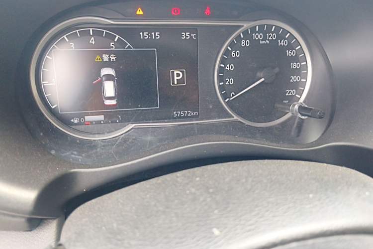 Used Nissan Kicks 2019 1.5L CVT Smart Connect Luxury Edition Odometer Close Up