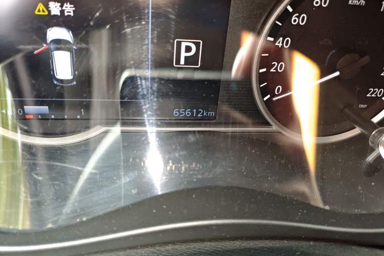 Used Nissan Kicks 2019 1.5L CVT Smart Connect Luxury Edition Odometer Close Up