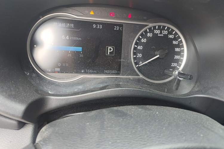 Used Nissan Kicks 2019 1.5L CVT Smart Connect Luxury Edition Odometer Close Up