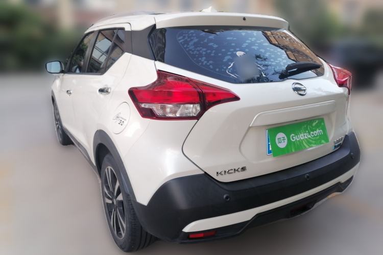 Used Nissan Kicks 2019 1.5L CVT Smart Connect Luxury Edition Rear Left 45 Deg