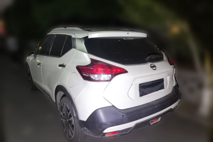 Used Nissan Kicks 2019 1.5L CVT Smart Connect Luxury Edition Rear Left 45 Deg