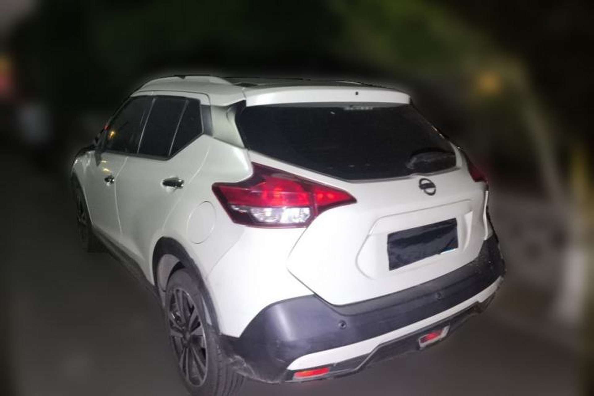Used Nissan Kicks 2019 1.5L CVT Smart Connect Luxury Edition Rear Left 45 Deg