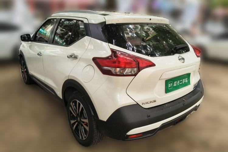Used Nissan Kicks 2019 1.5L CVT Smart Connect Luxury Edition Rear Left 45 Deg