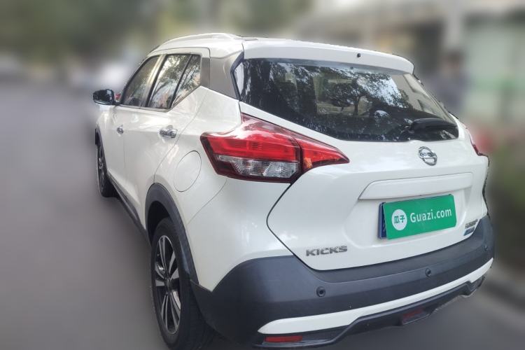 Used Nissan Kicks 2019 1.5L CVT Smart Connect Luxury Edition Rear Left 45 Deg