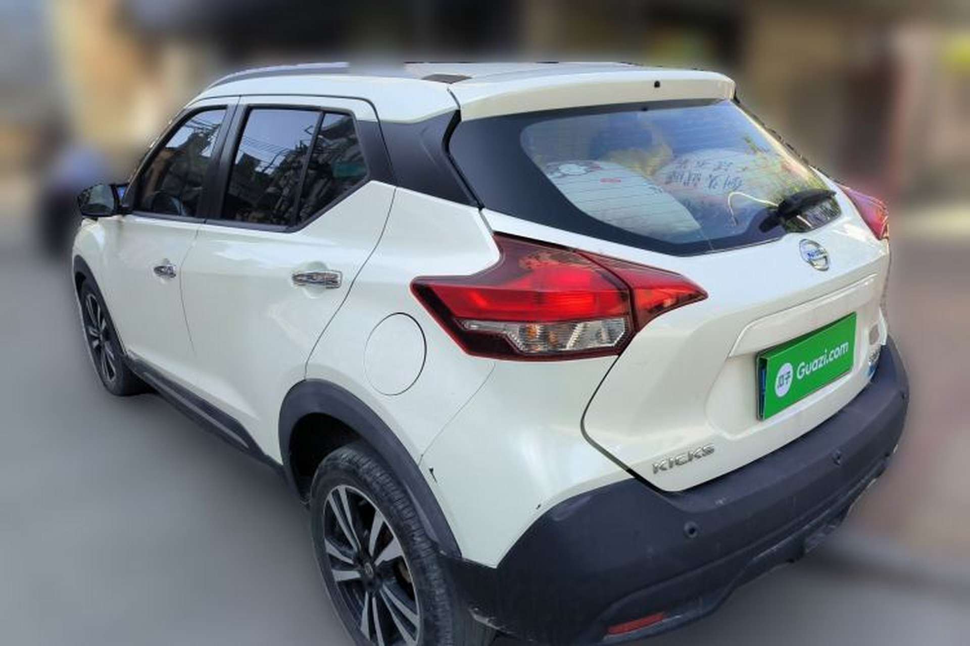 Used Nissan Kicks 2019 1.5L CVT Smart Connect Luxury Edition Rear Left 45 Deg