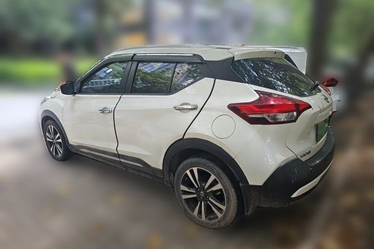 Used Nissan Kicks 2019 1.5L CVT Smart Connect Luxury Edition Rear Left 45 Deg