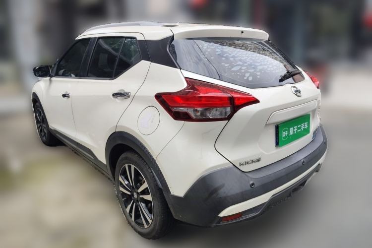 Used Nissan Kicks 2019 1.5L CVT Smart Connect Luxury Edition Rear Left 45 Deg