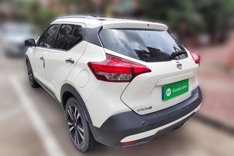 Used Nissan Kicks 2019 1.5L CVT Smart Connect Luxury Edition Rear Left 45 Deg