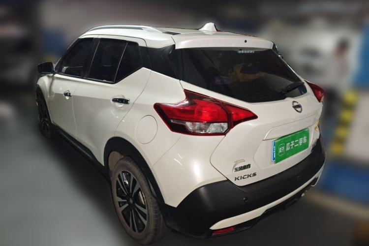 Used Nissan Kicks 2019 1.5L CVT Smart Connect Luxury Edition Rear Left 45 Deg