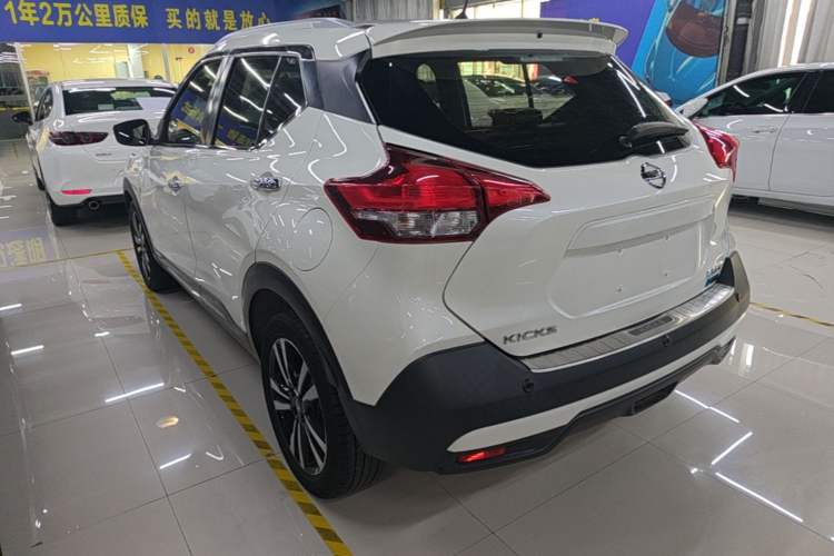 Used Nissan Kicks 2019 1.5L CVT Smart Connect Luxury Edition Rear Left 45 Deg
