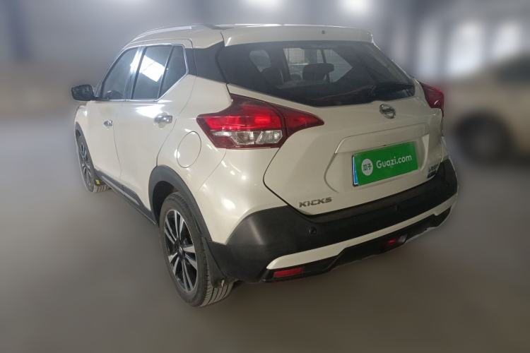 Used Nissan Kicks 2019 1.5L CVT Smart Connect Luxury Edition Rear Left 45 Deg