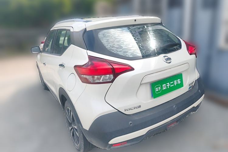 Used Nissan Kicks 2019 1.5L CVT Smart Connect Luxury Edition Rear Left 45 Deg