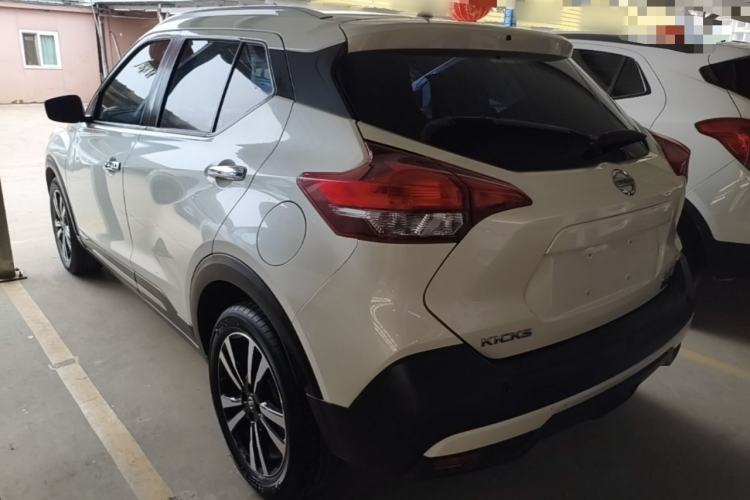 Used Nissan Kicks 2019 1.5L CVT Smart Connect Luxury Edition Rear Left 45 Deg